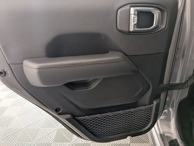 Used 2022 Jeep Wrangler Unlimited Rubicon w/ Trailer Tow Package image 27