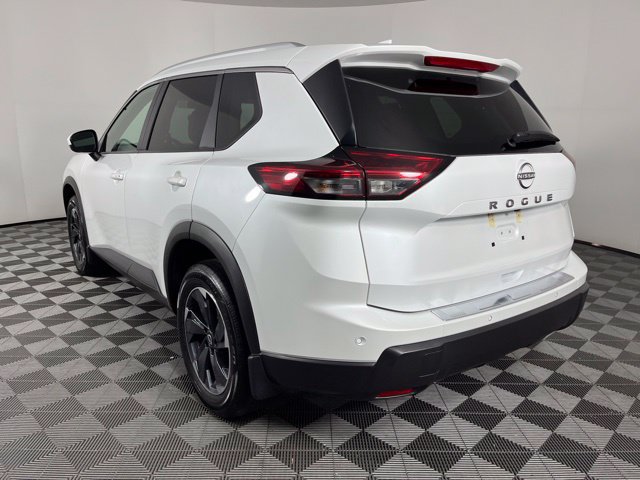 Used 2025 Nissan Rogue SV w/ SV Premium Package FWD image 8