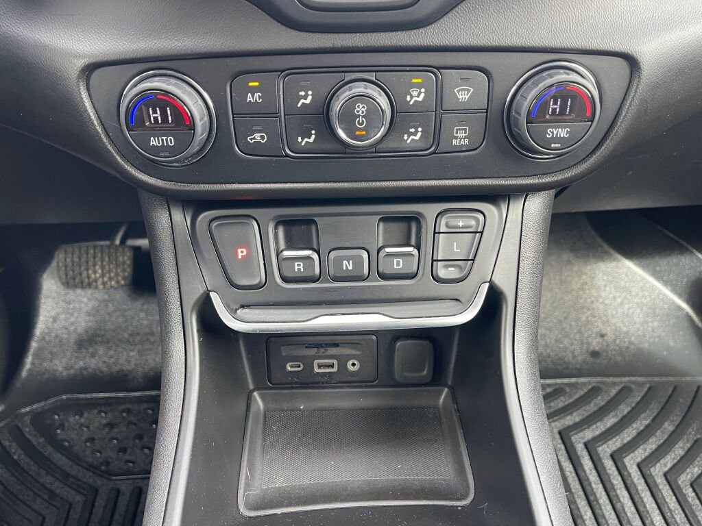 Used 2020 GMC Terrain SLT image 13