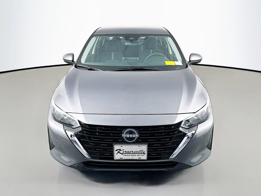 Used 2025 Nissan Sentra SV FWD image 2