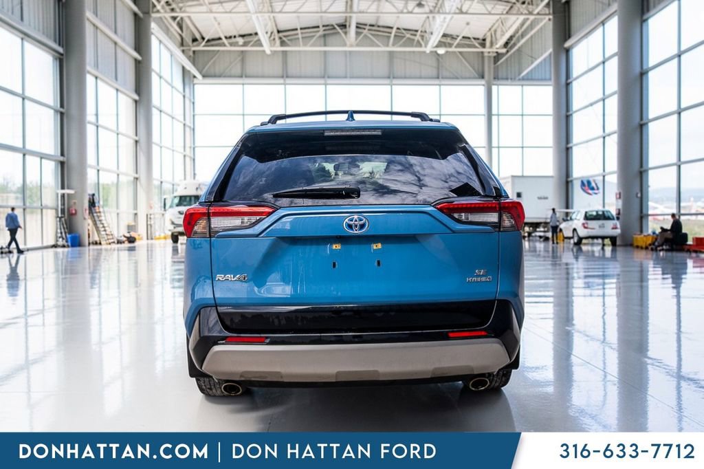 Used 2024 Toyota RAV4 SE image 28