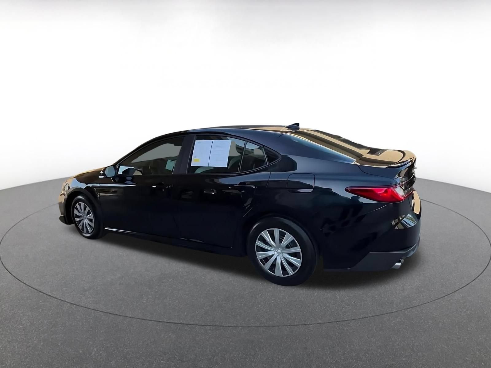 Used 2025 Toyota Camry SE FWD image 10