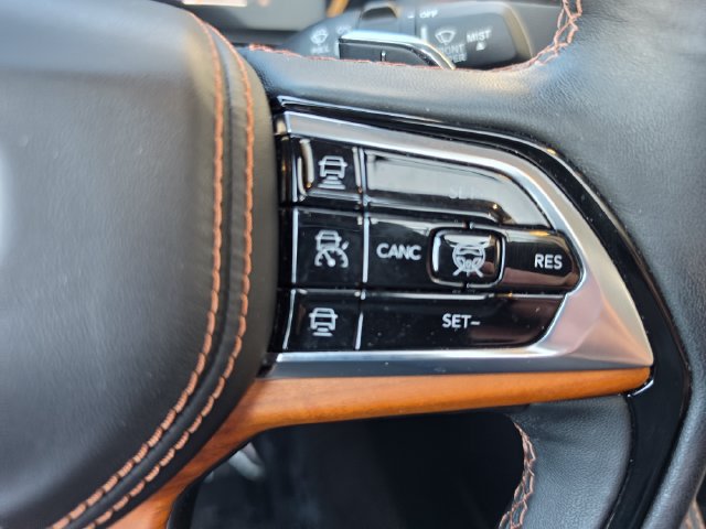 Used 2024 Jeep Grand Cherokee Summit AWD/4WD image 41