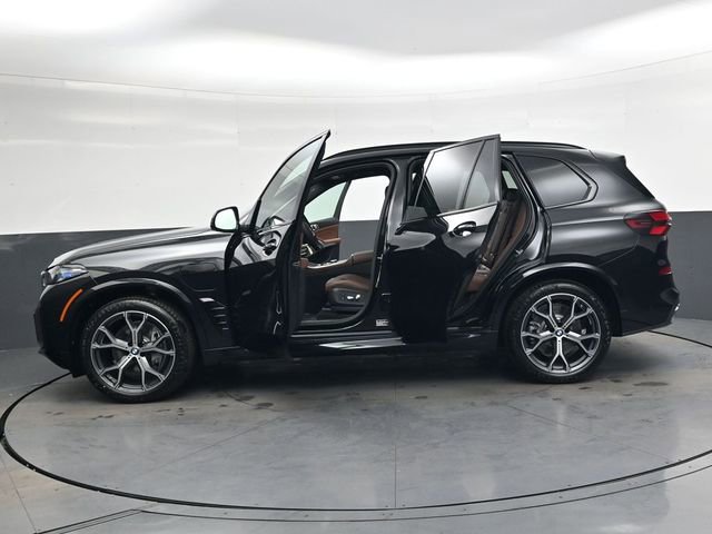 New 2026 BMW X5 xDrive50e w/ M Sport Package AWD/4WD image 35