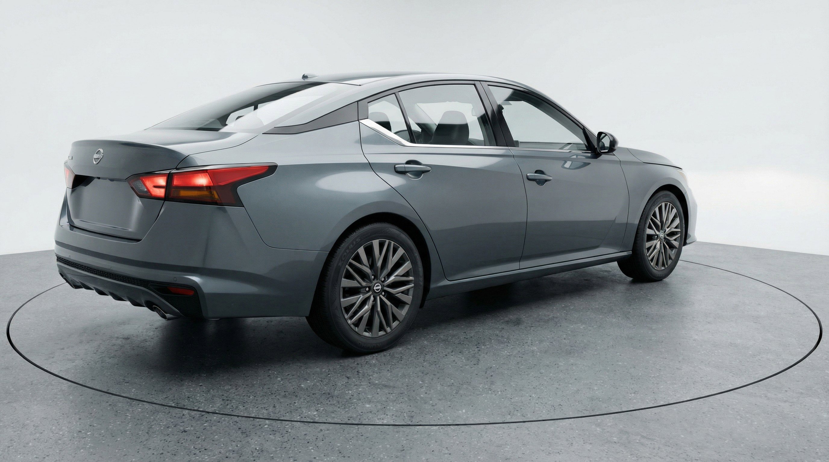 Used 2025 Nissan Altima 2.5 SV FWD image 9