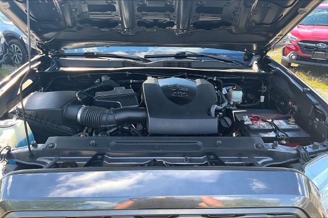 Used 2020 Toyota Tacoma TRD Sport AWD/4WD image 10