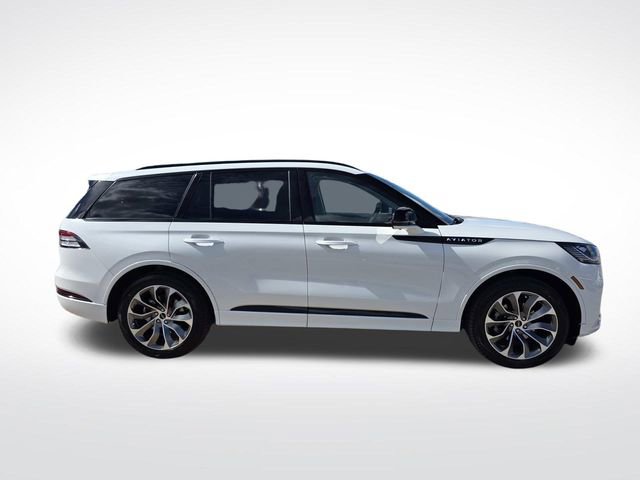 New 2026 Lincoln Aviator 2WD w/ Jet Appearance Package image 2