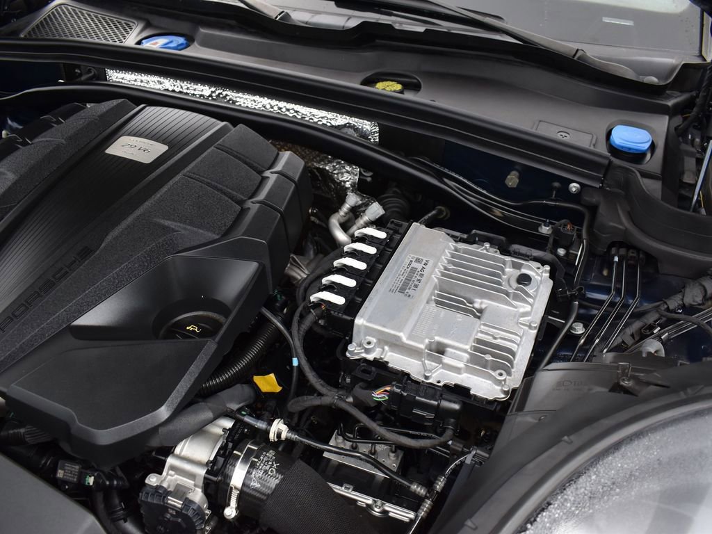 Used 2020 Porsche Macan Turbo image 37