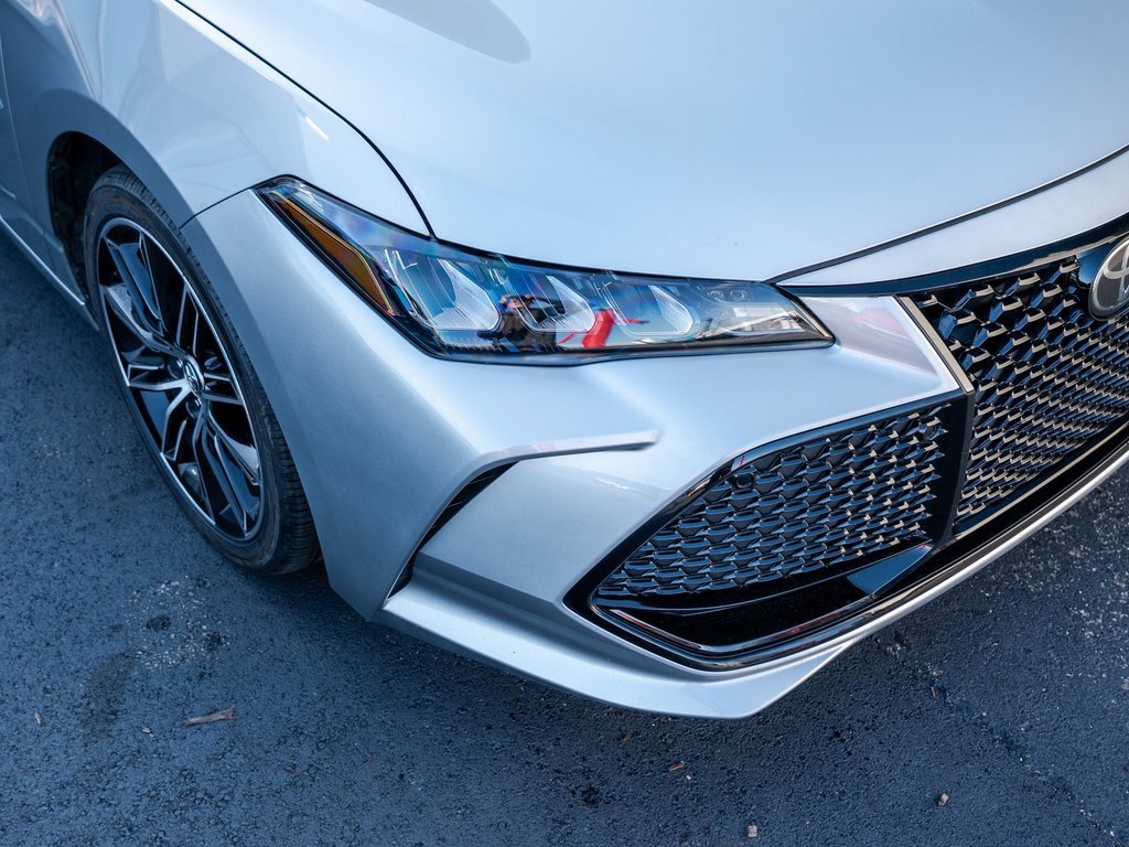 Used 2019 Toyota Avalon XSE image 8