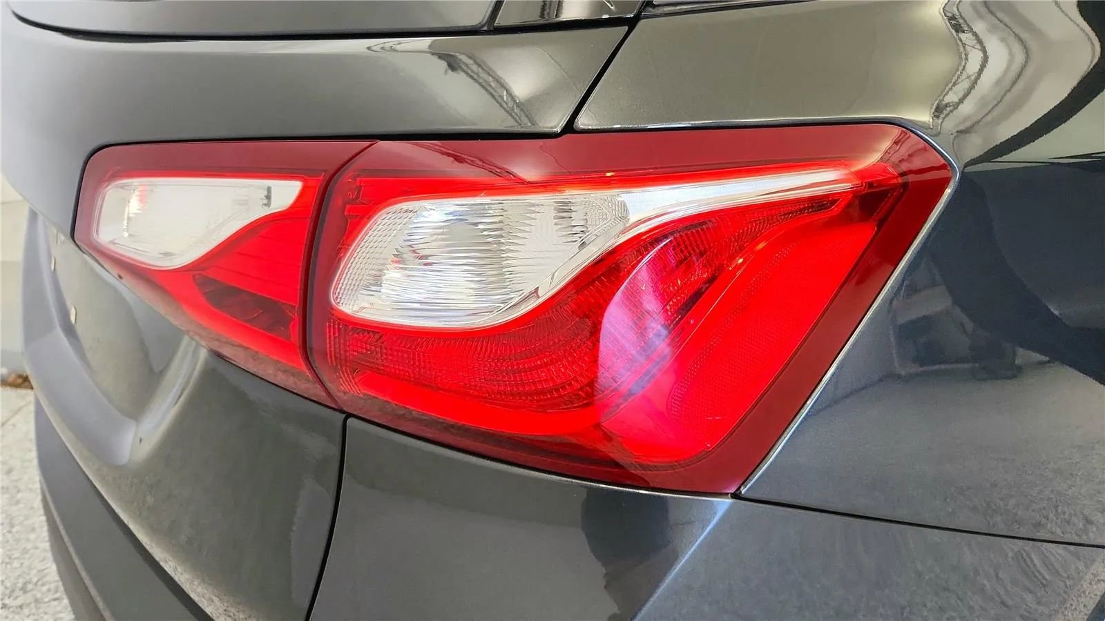 Used 2020 Chevrolet Equinox LS FWD image 15