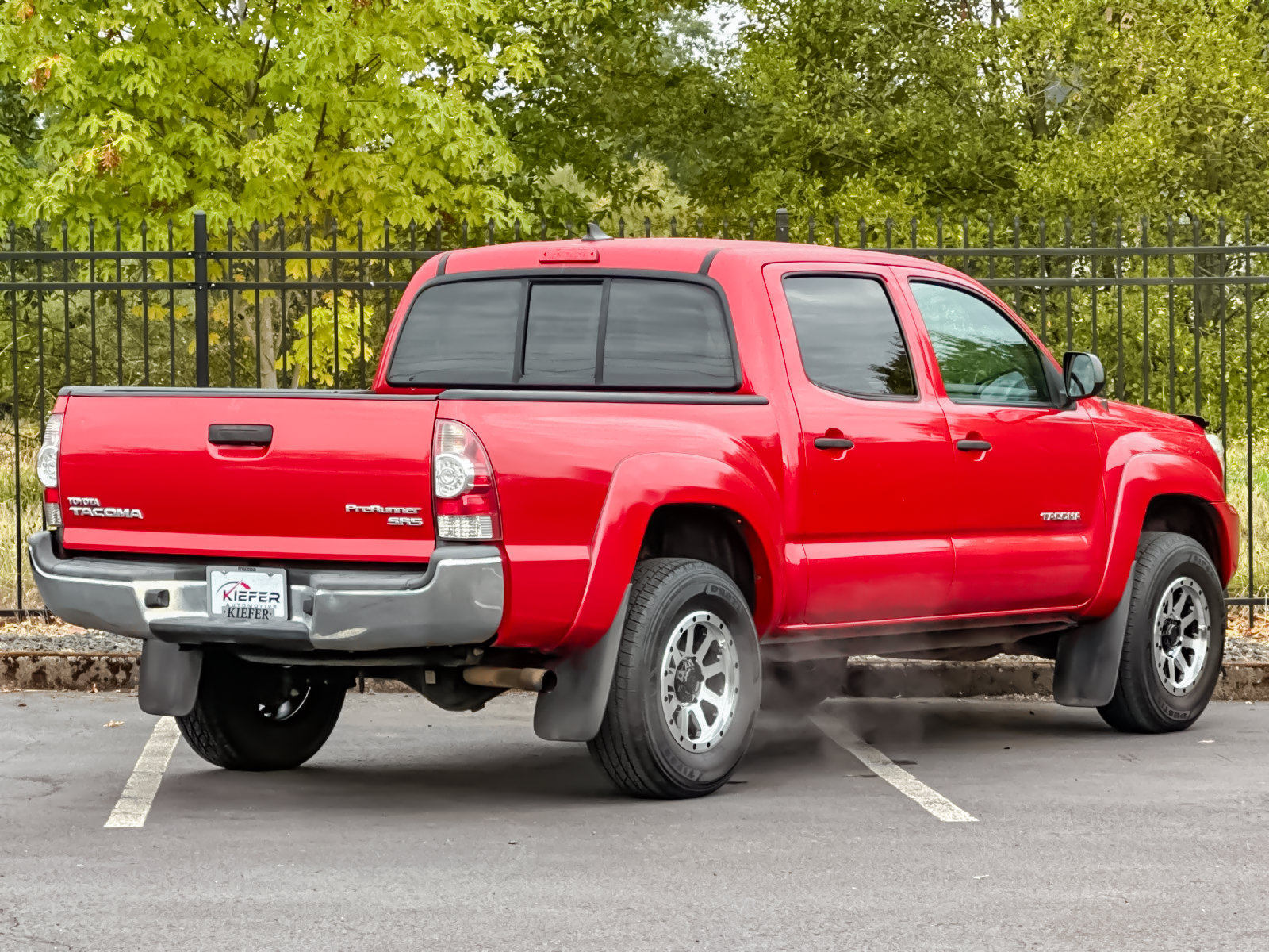 Used 2014 Toyota Tacoma PreRunner w/ SR5 Package RWD image 4