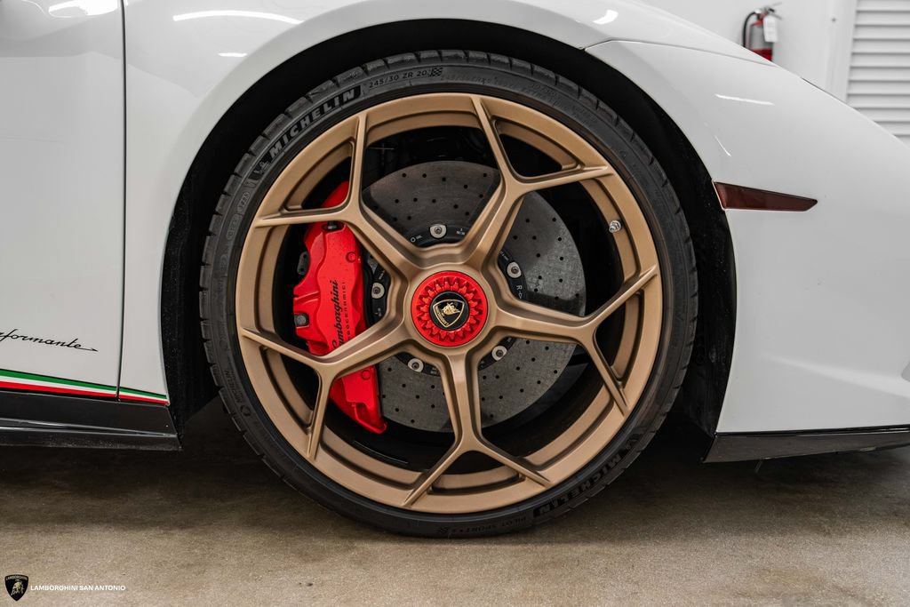 Used 2019 Lamborghini Huracan Performante AWD/4WD image 9