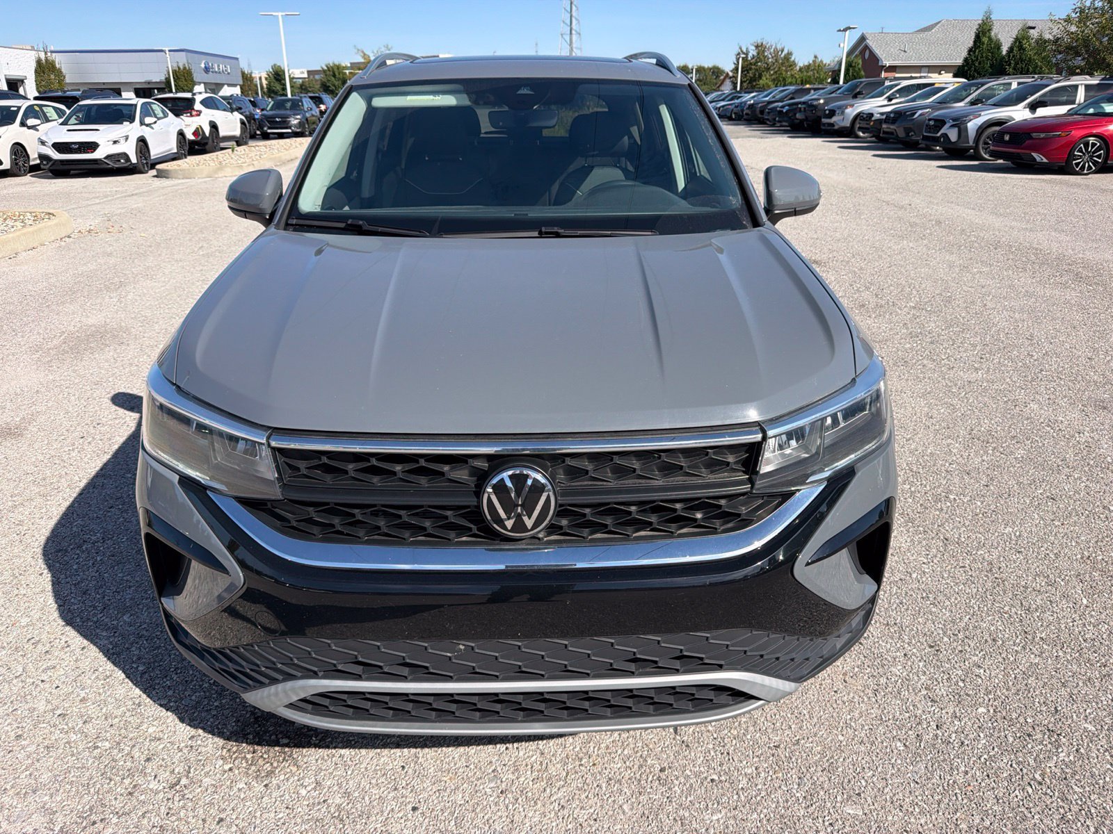 Used 2024 Volkswagen Taos SE AWD/4WD image 3