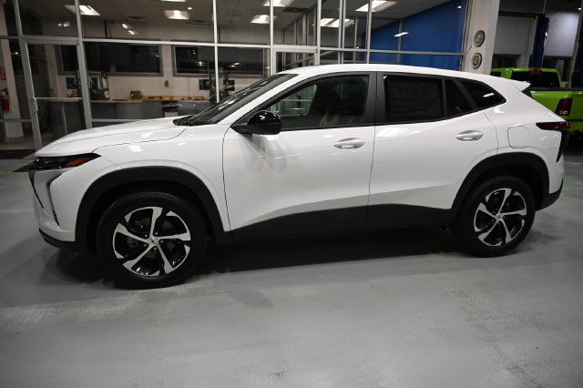 New 2026 Chevrolet Trax RS w/ Sunroof Package FWD image 7