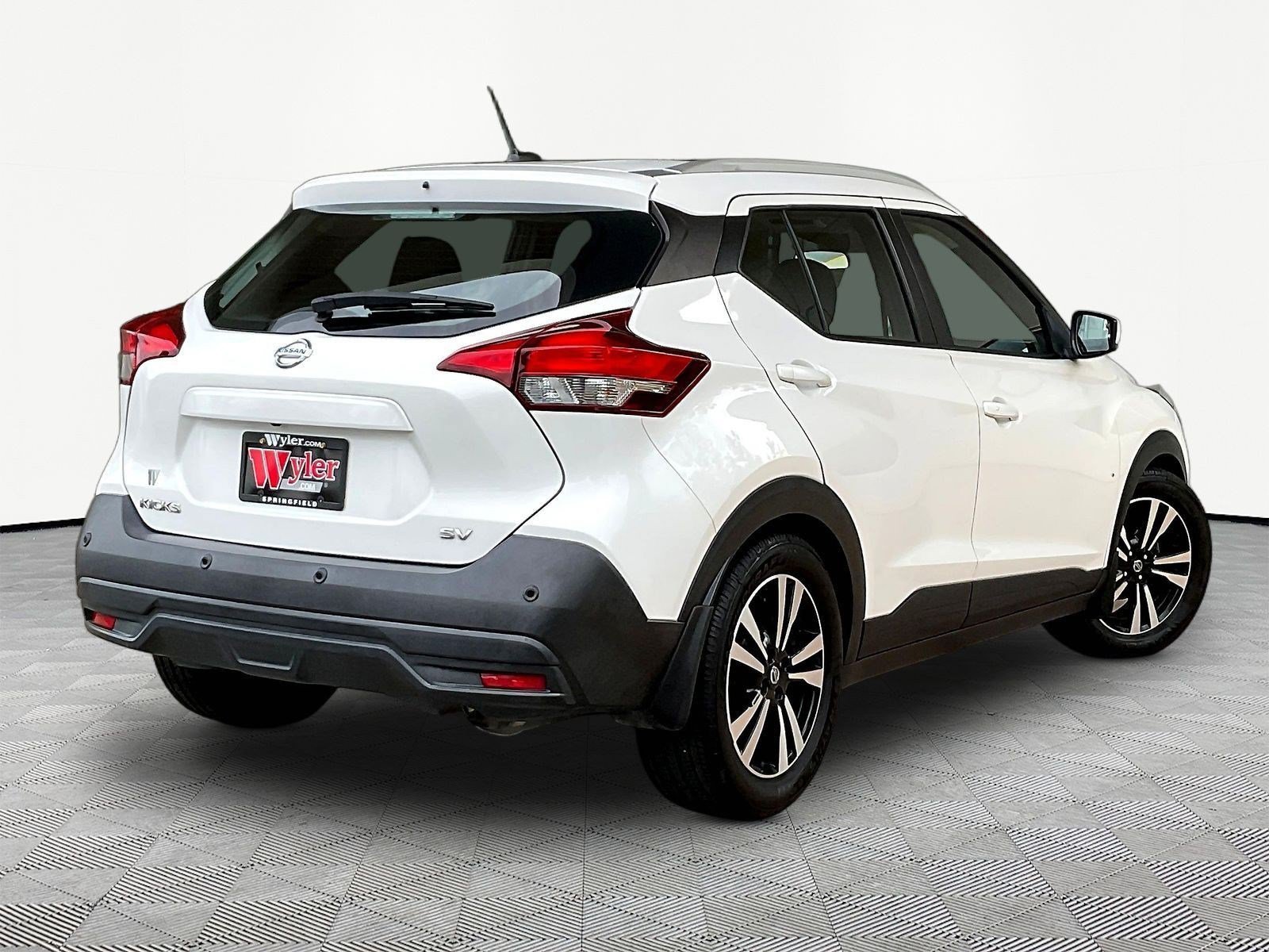 Used 2020 Nissan Kicks SV FWD image 6
