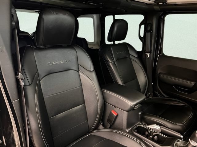 Used 2022 Jeep Wrangler Unlimited Sahara w/ Cold Weather Group AWD/4WD image 11