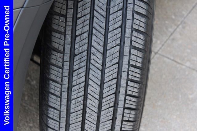 Used 2025 Volkswagen Taos SE w/ Panoramic Sunroof Package image 13