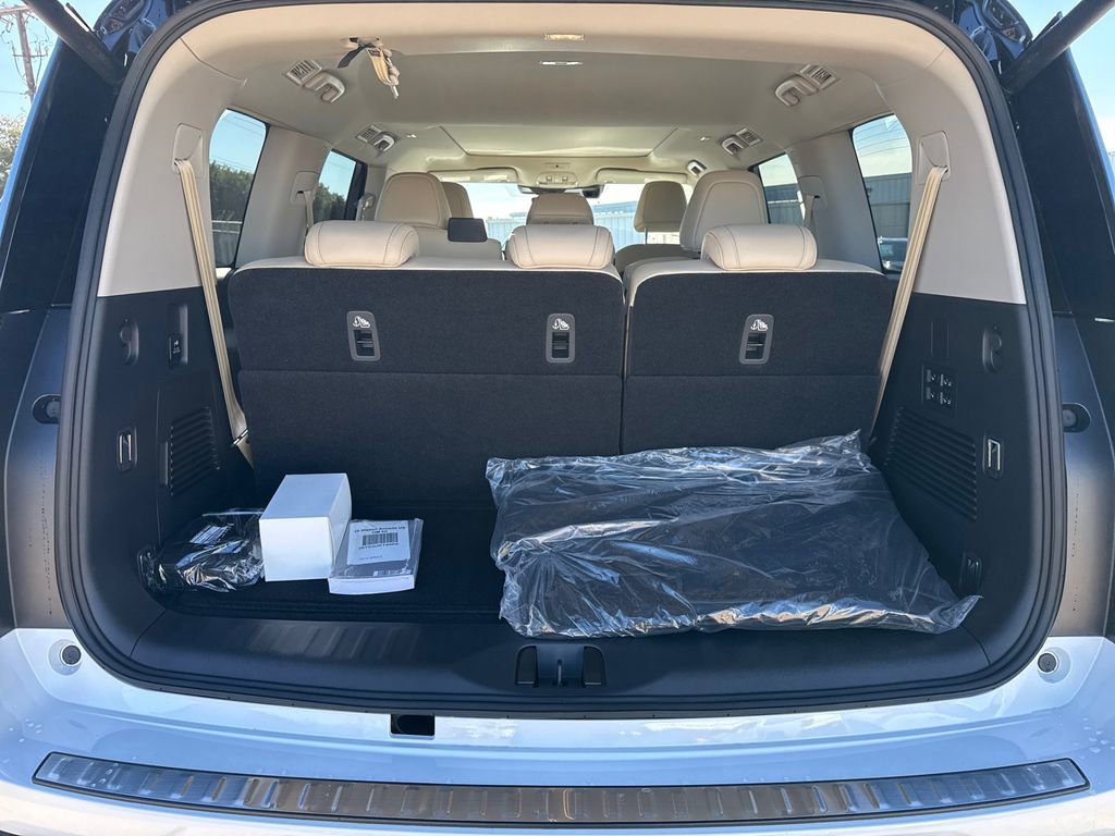 New 2026 Nissan Armada Platinum image 12