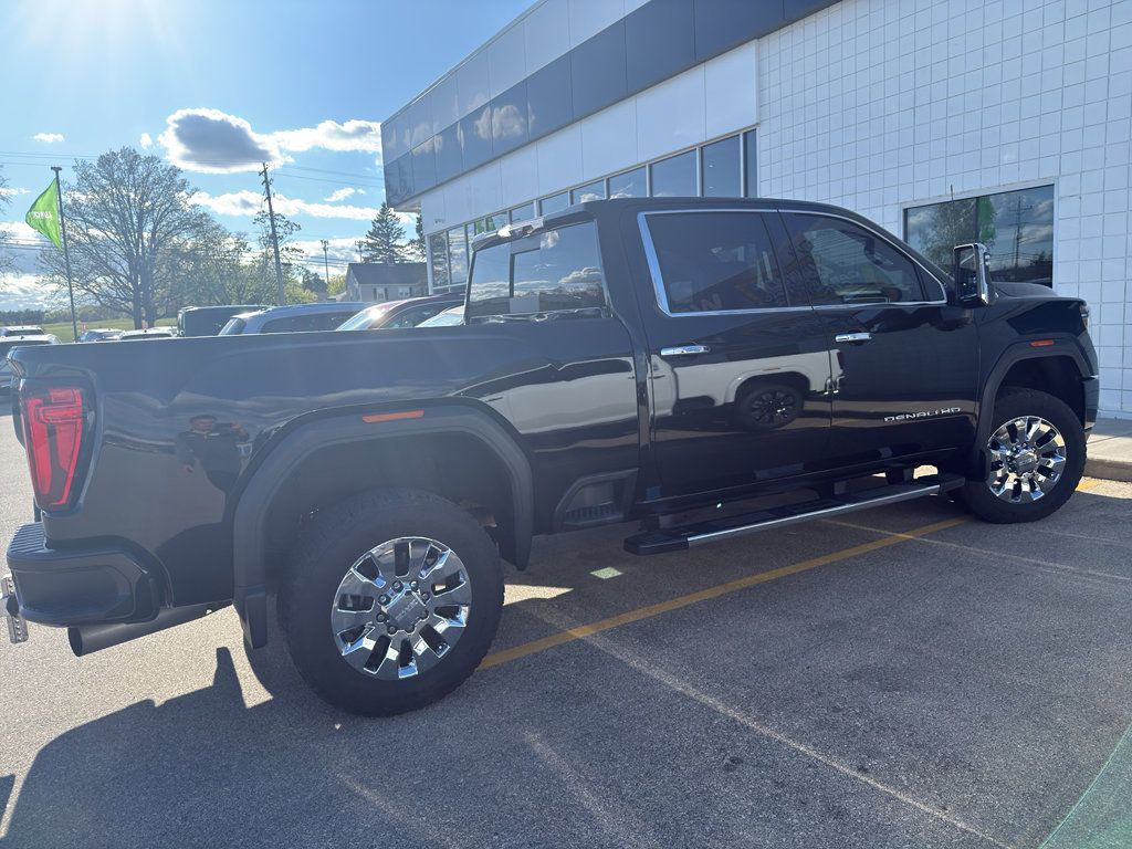 Used 2020 GMC Sierra 2500 Denali w/ Denali Ultimate Package AWD/4WD image 8
