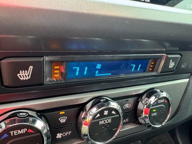 Used 2021 Toyota Tacoma Limited image 10