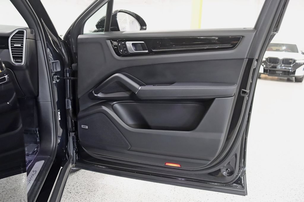 Used 2022 Porsche Cayenne S AWD/4WD image 37