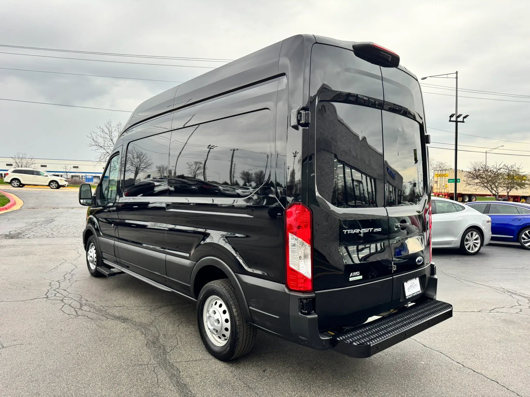 Used 2023 Ford Transit 250 148 High Roof AWD w/ Load Area Protection Package image 3