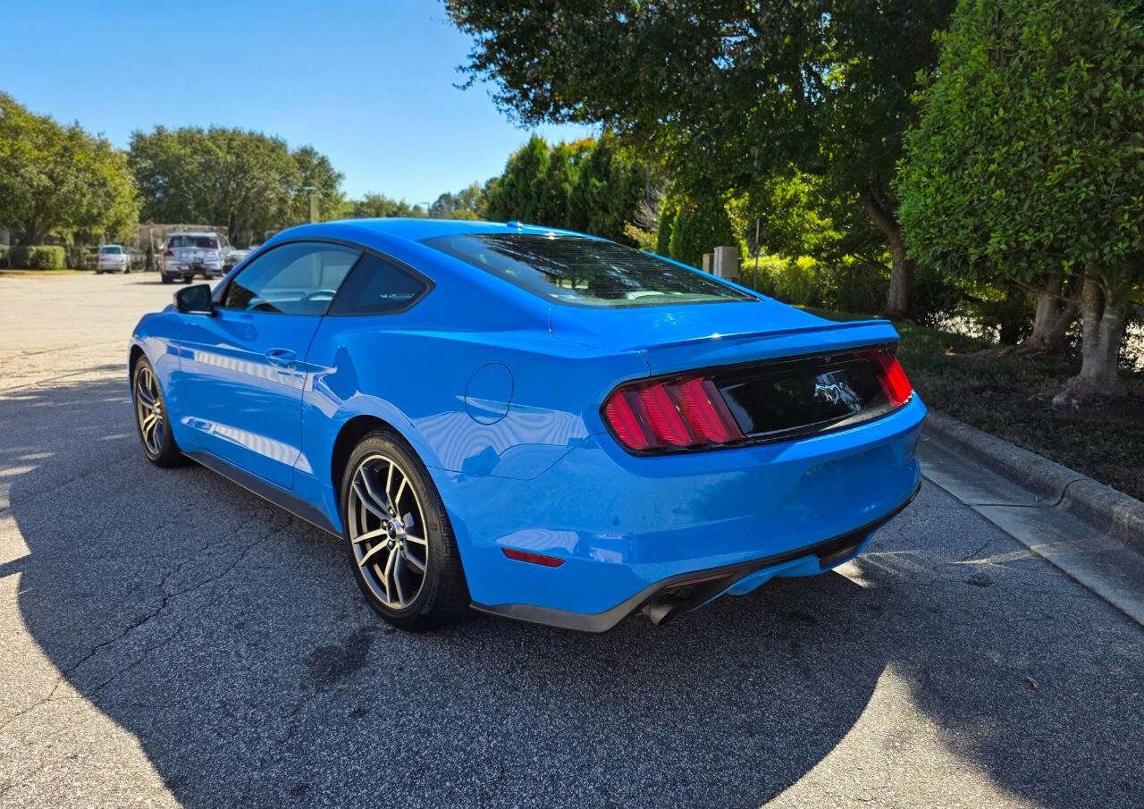 Used 2017 Ford Mustang Premium image 3