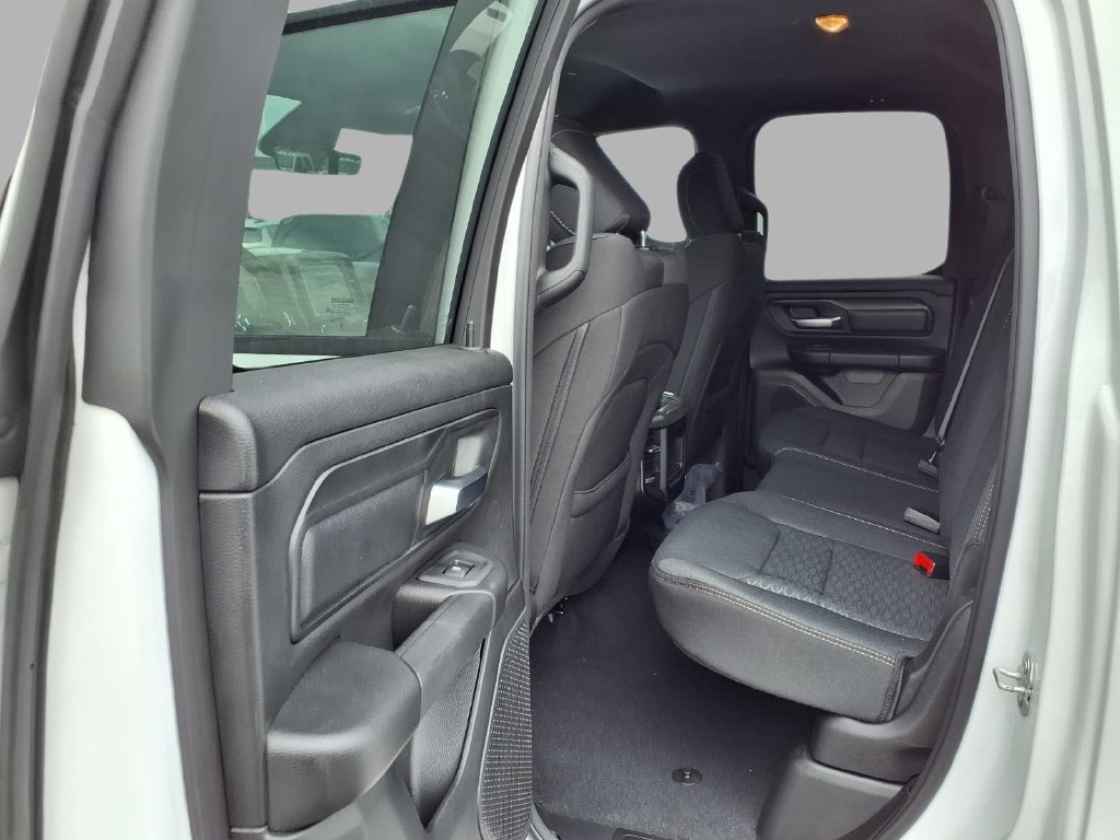 New 2026 RAM 1500 Express AWD/4WD image 23