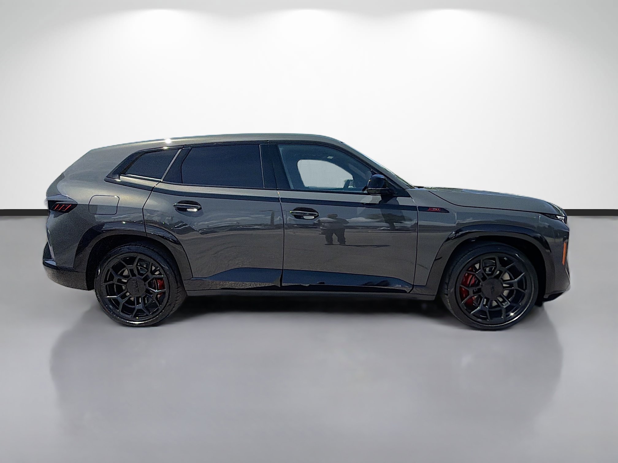 New 2026 BMW XM Label Red w/ M Driver's Package AWD/4WD image 2