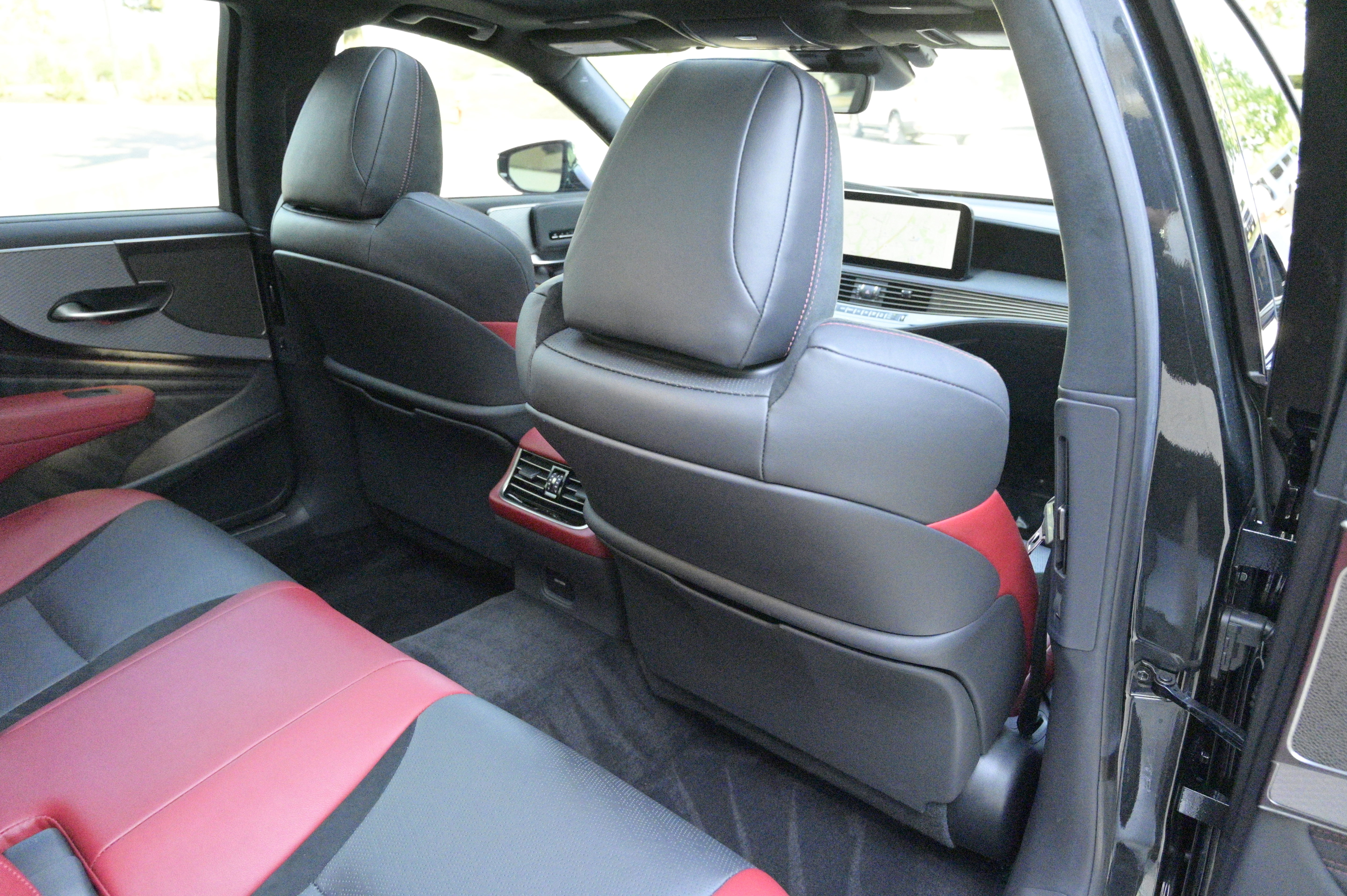 Used 2024 Lexus LS 500 F Sport image 45