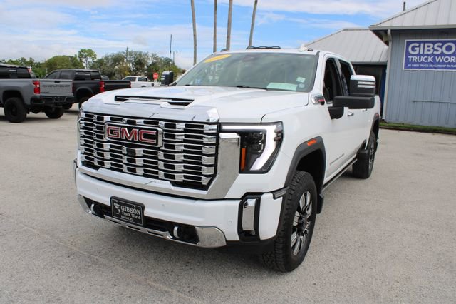 Used 2025 GMC Sierra 2500 Denali w/ Denali Reserve Package image 3