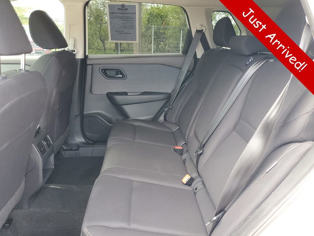 Used 2023 Nissan Rogue S FWD image 8