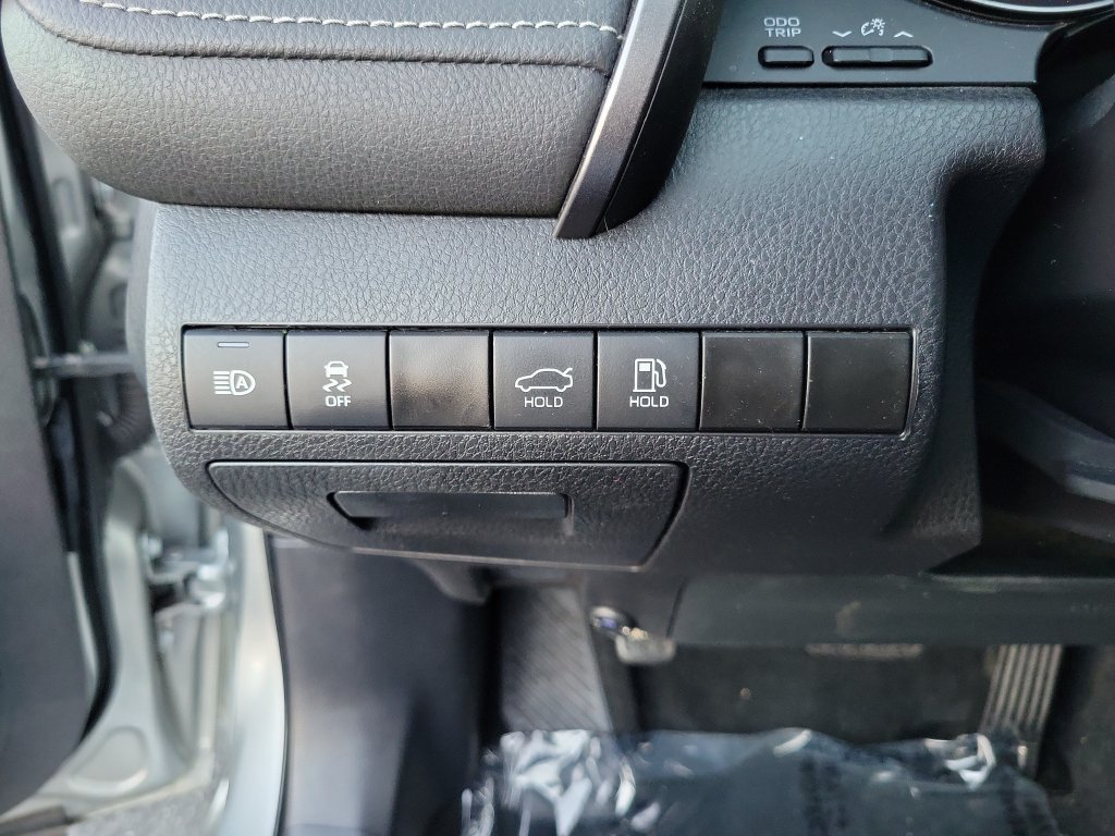Used 2022 Toyota Camry SE w/ Carpet Mat Package (TMS) FWD image 21