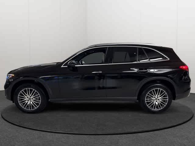 Certified 2026 Mercedes-Benz GLC 300 4MATIC image 2