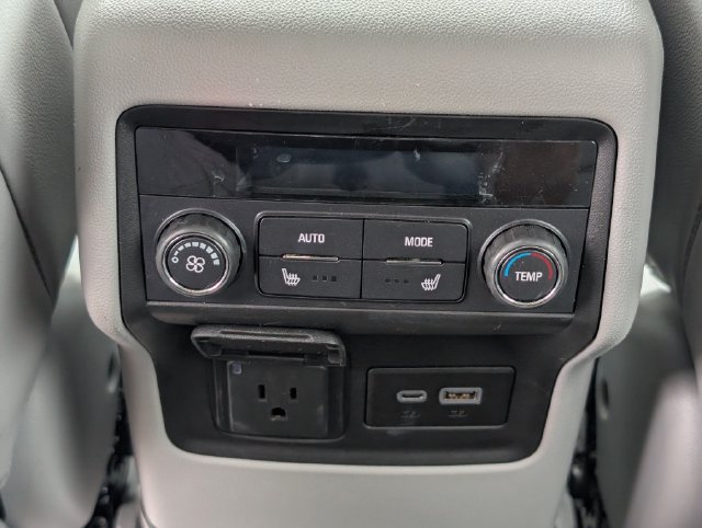Used 2023 GMC Acadia SLT w/ Technology Package FWD image 31
