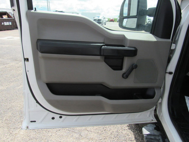 Used 2017 Ford F550 2WD Crew Cab Super Duty image 36