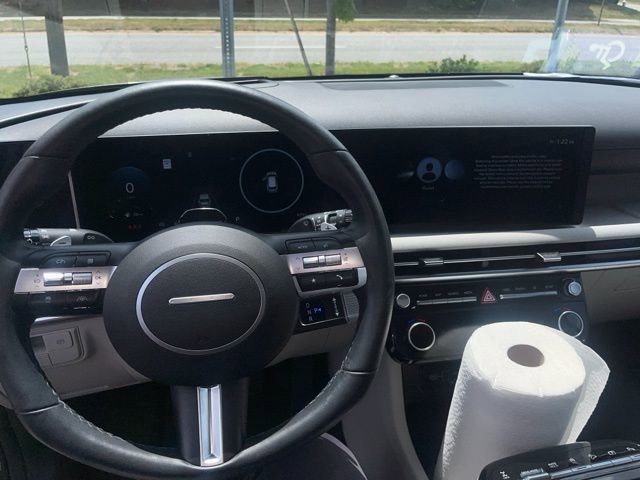 Used 2025 Hyundai Tucson Limited AWD/4WD image 4