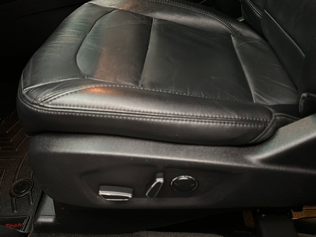 Used 2016 Ford Explorer XLT w/ Equipment Group 202A AWD/4WD image 13