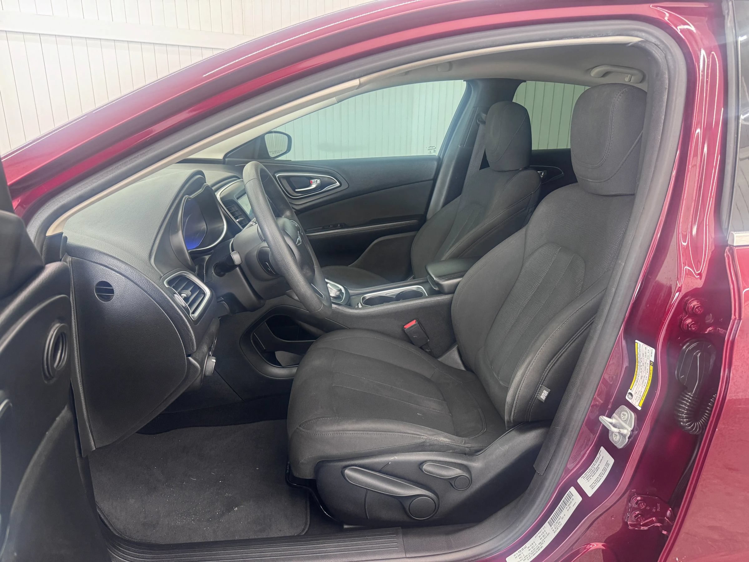 Used 2015 Chrysler 200 Limited FWD image 9