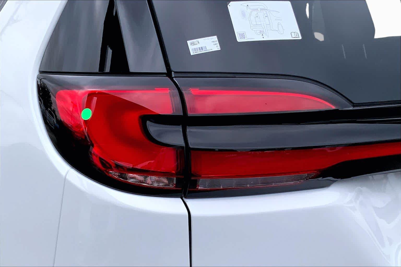 New 2027 Chrysler Pacifica Limited FWD image 11