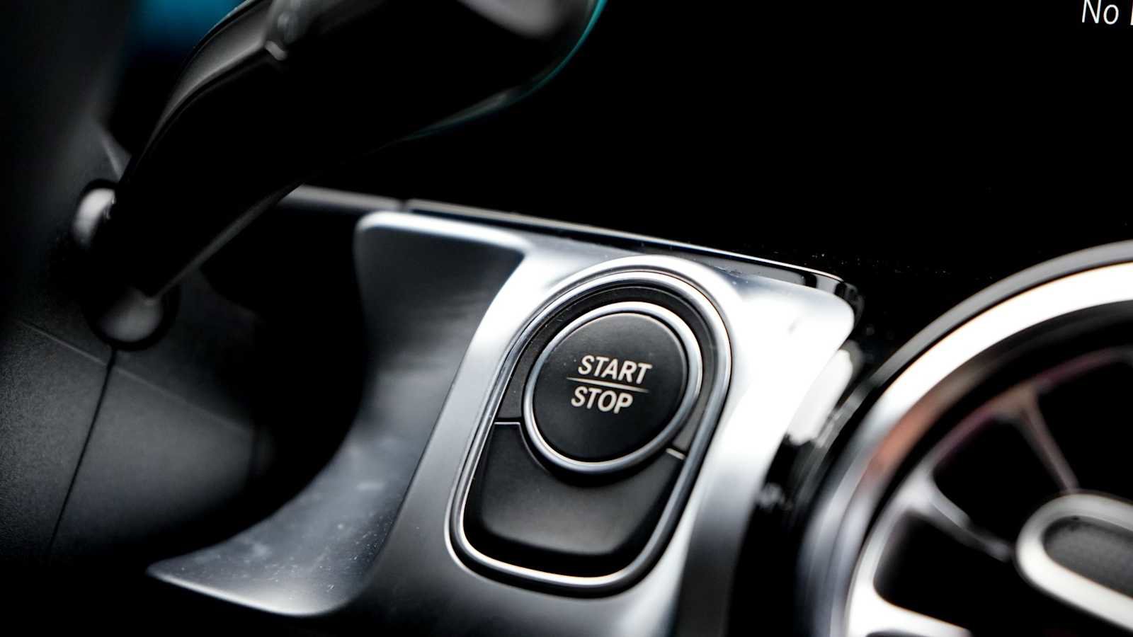 Certified 2022 Mercedes-Benz EQB 300 4MATIC w/ Exclusive Package image 32