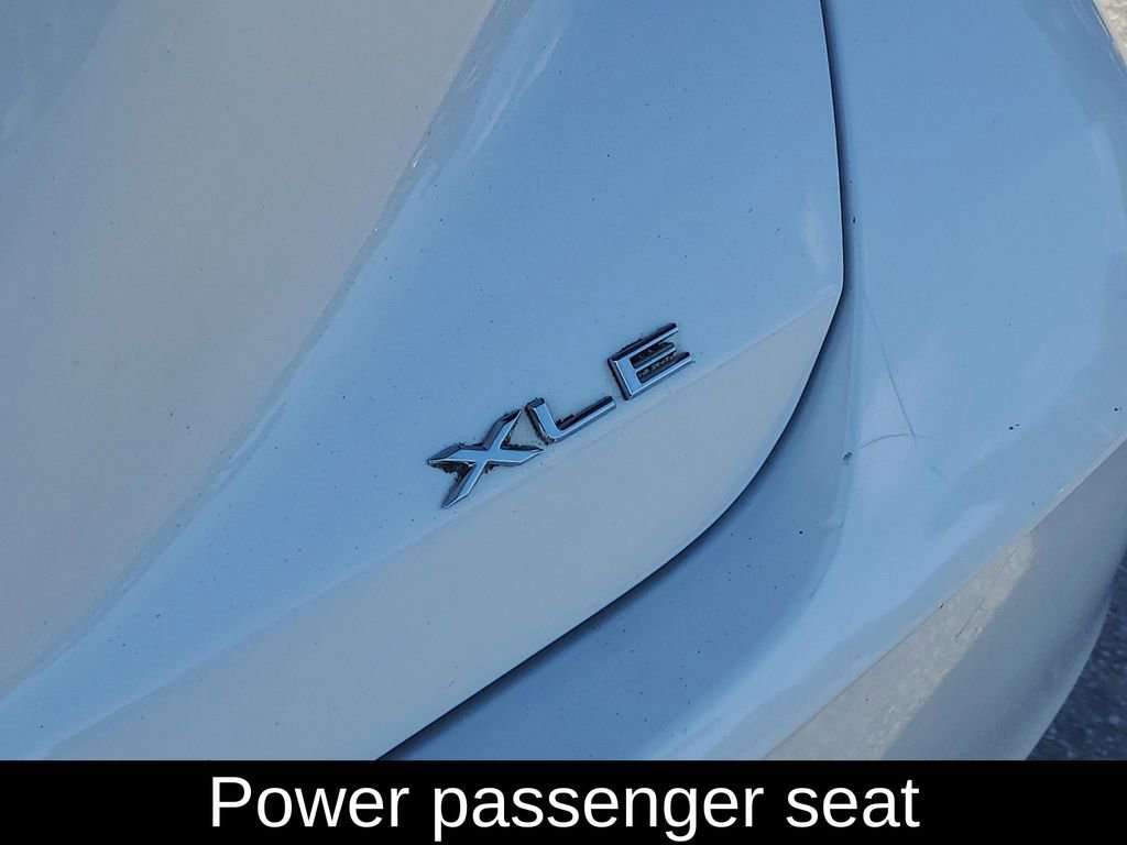 Used 2019 Toyota Avalon XLE image 7