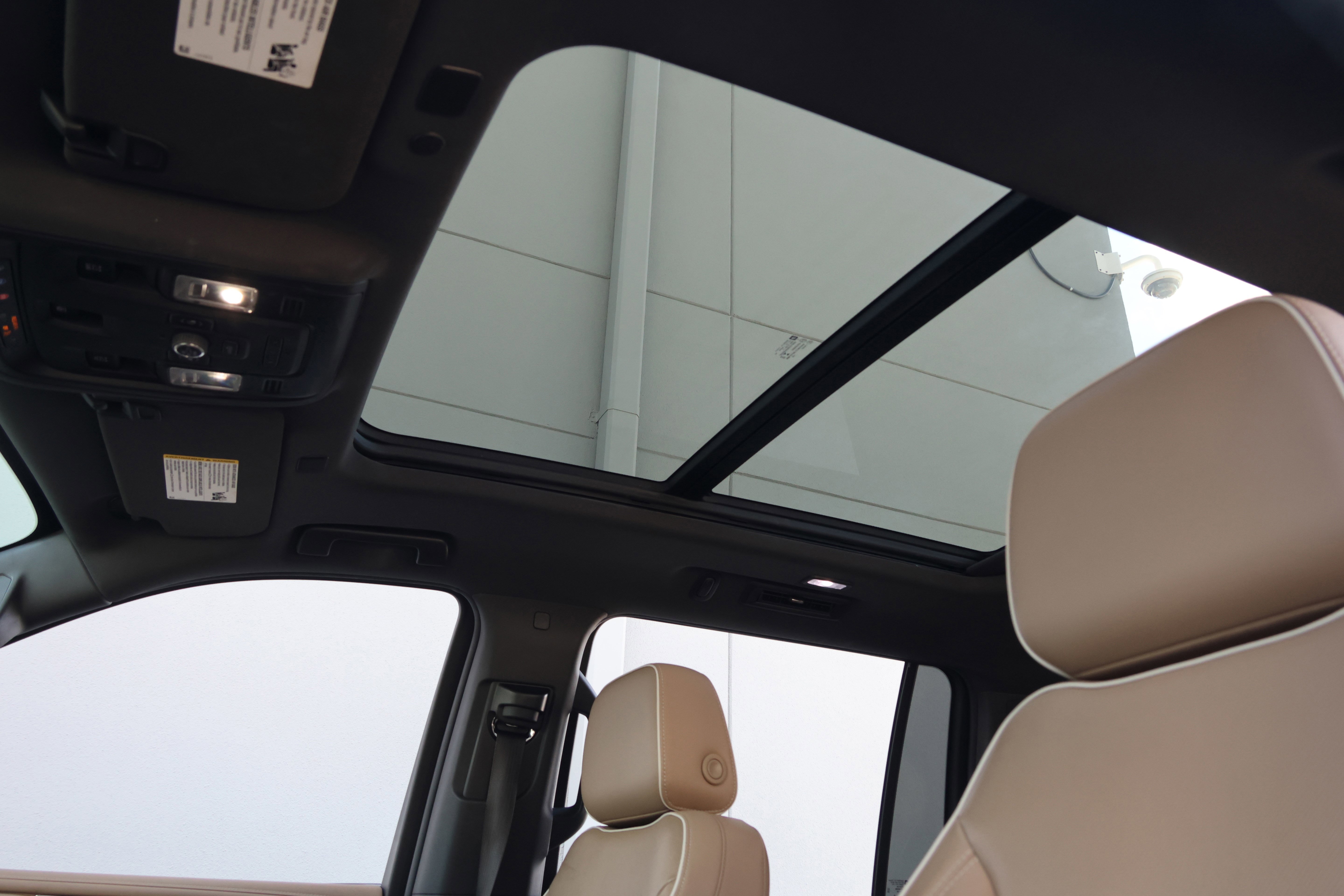 Used 2021 Chevrolet Suburban Premier w/ Premium Package image 32