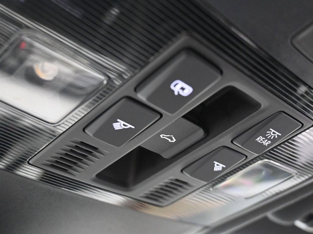 Used 2022 Volkswagen Tiguan SEL R-Line image 27