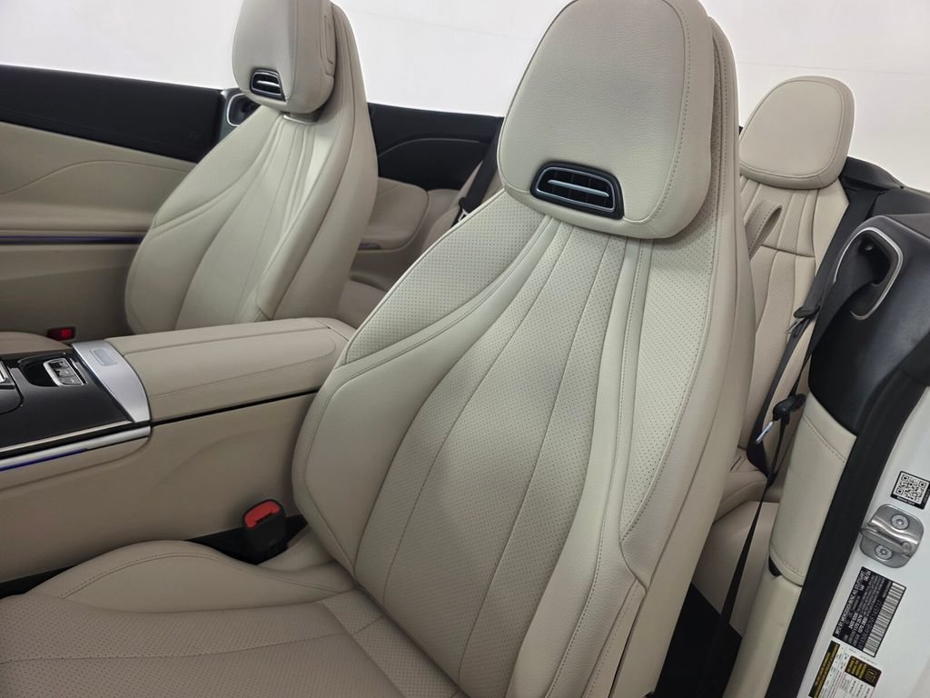 New 2027 Mercedes-Benz CLE 300 4MATIC Cabriolet image 8