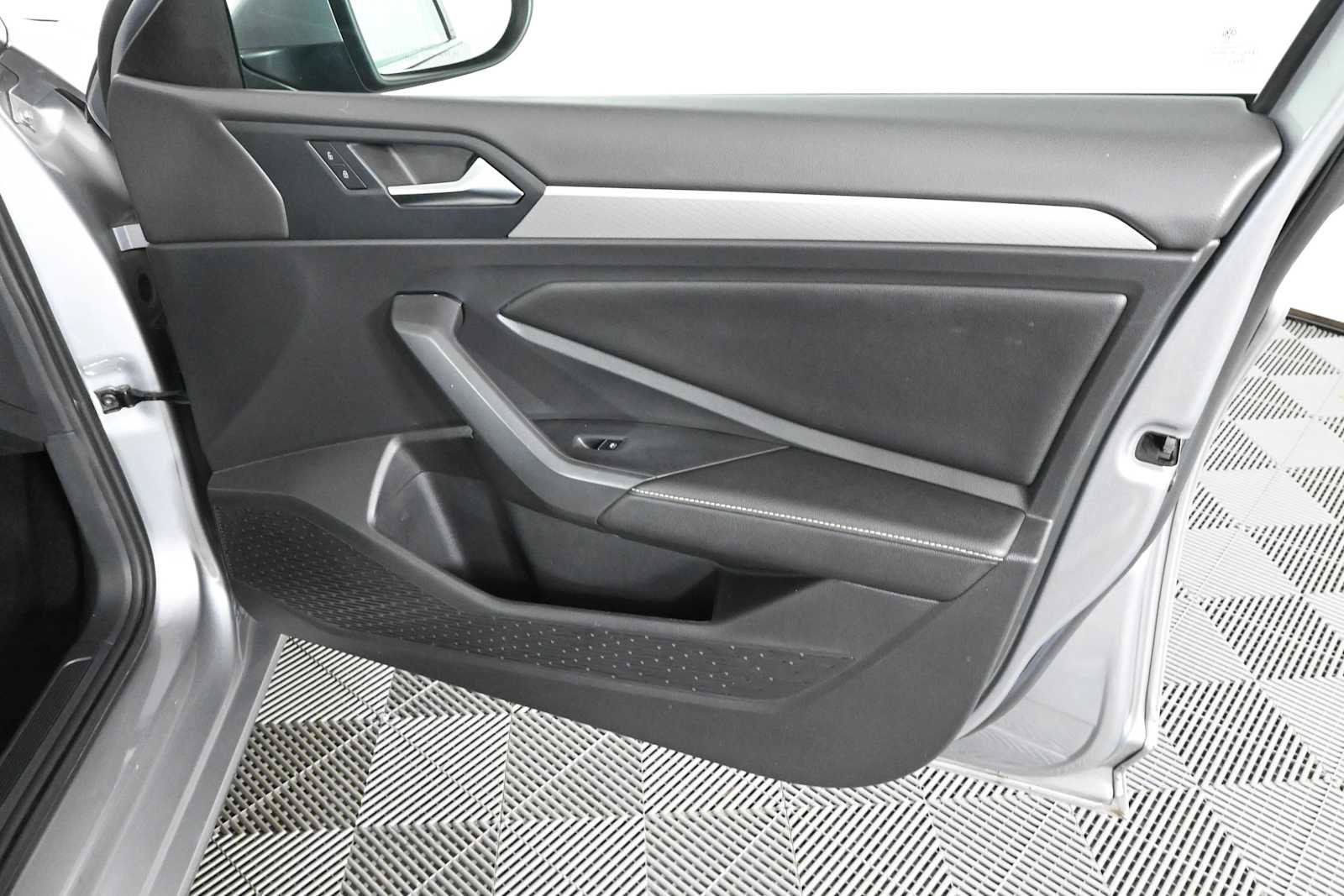 Certified 2022 Volkswagen Jetta S FWD image 9