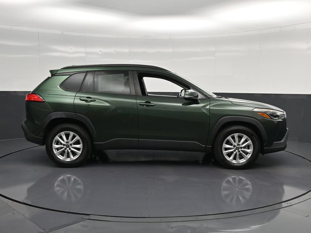 Used 2022 Toyota Corolla Cross LE FWD image 4