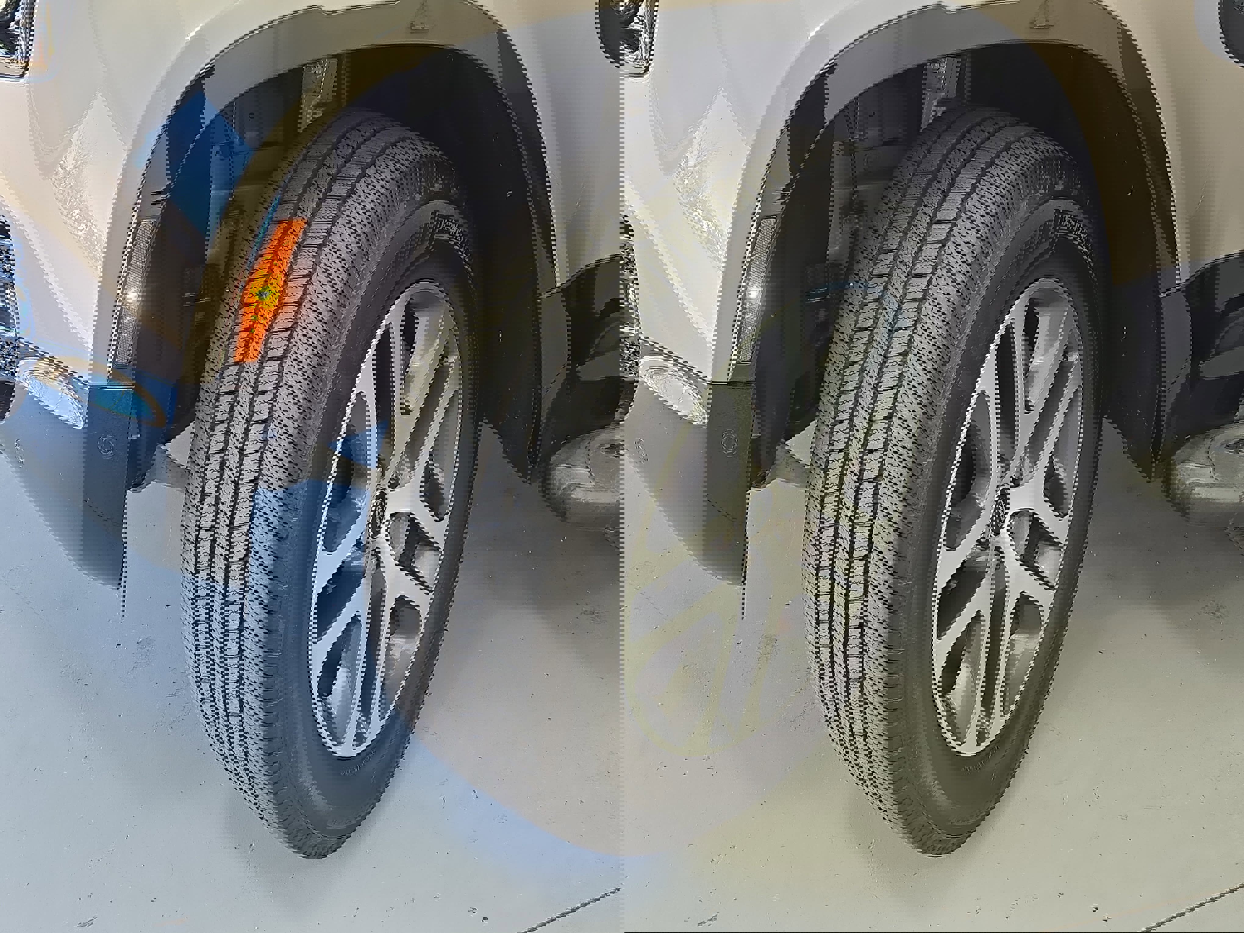 Used 2023 Land Rover Defender 110 X-Dynamic SE image 32