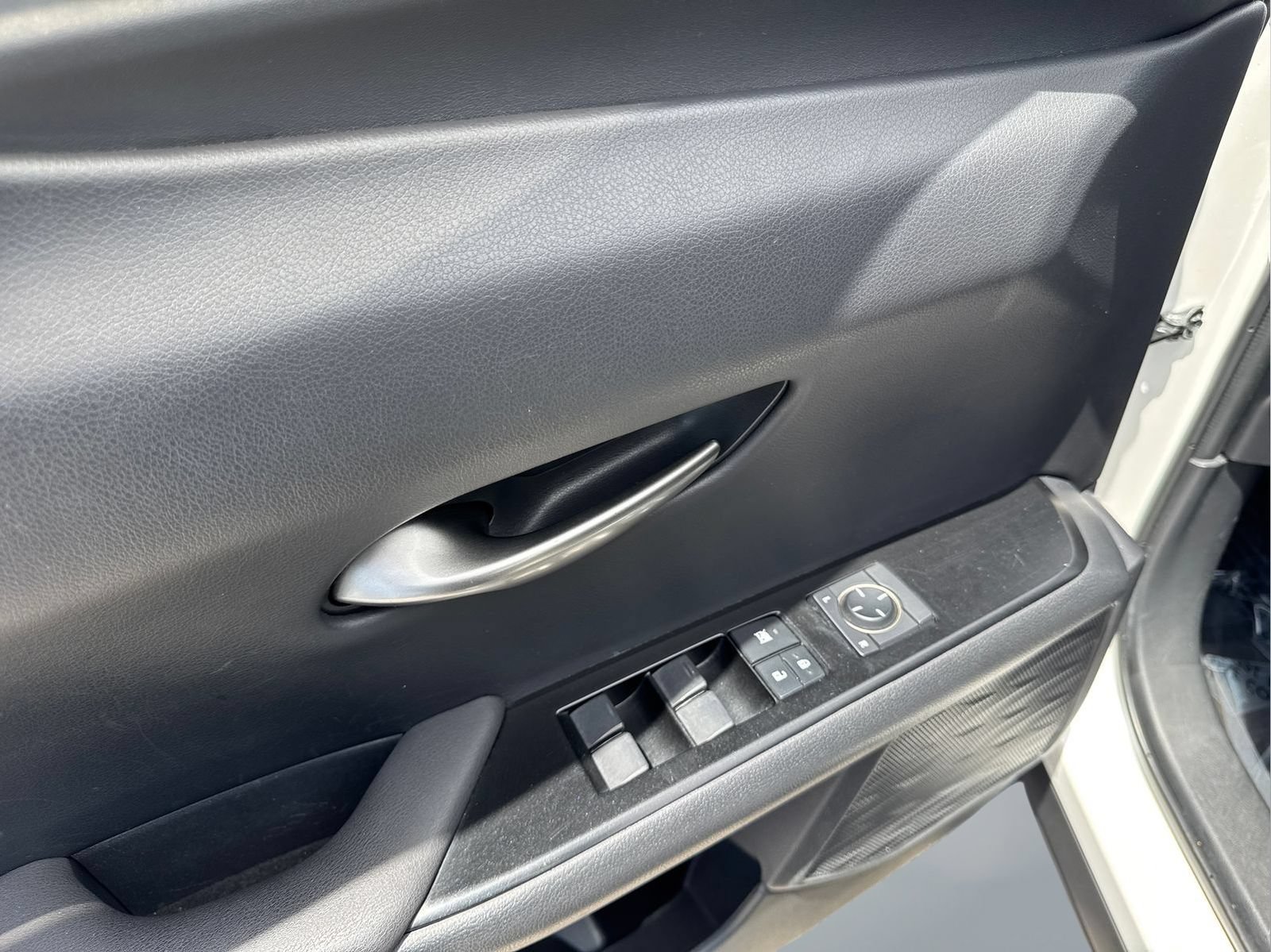 Used 2020 Lexus UX 250h w/ Premium Package AWD/4WD image 16