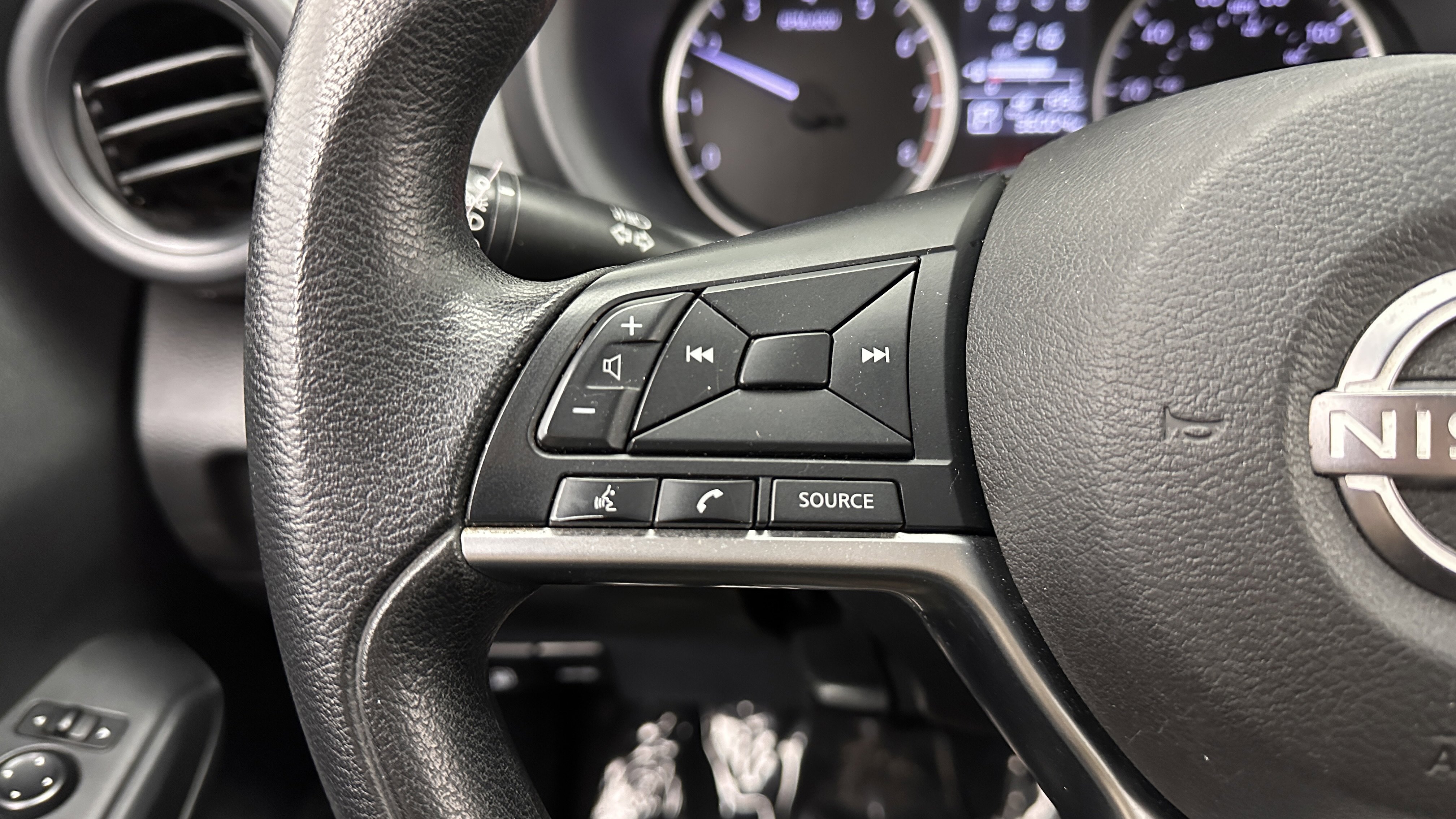 Used 2022 Nissan Kicks S FWD image 17
